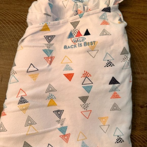 HALO Sleepsack 3-Way Adjustable Swaddle Neutral Triangles - Newborn - Picture 2 of 6